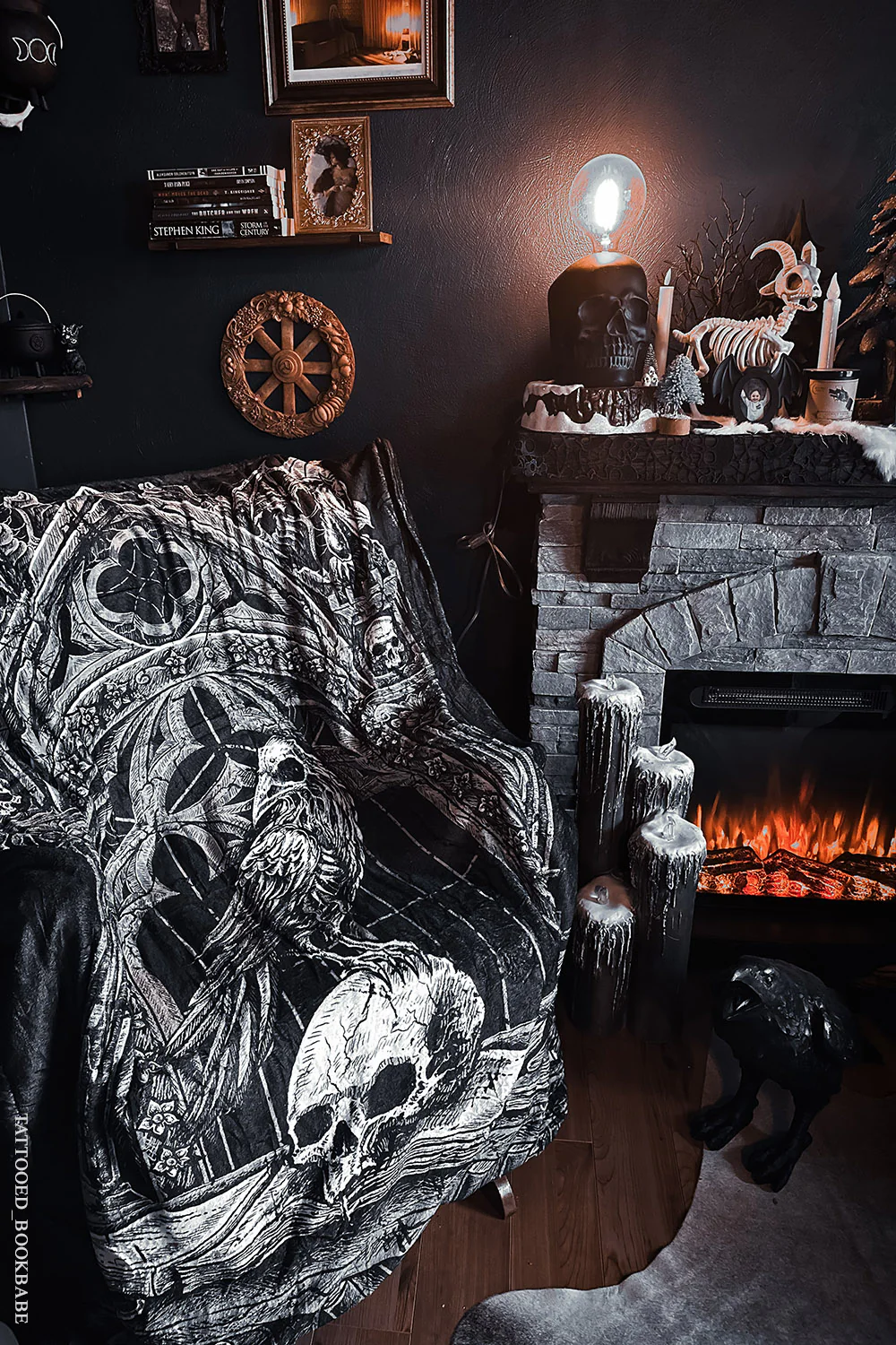 Quoth The Raven Throw Blanket [Gray] - Image 4