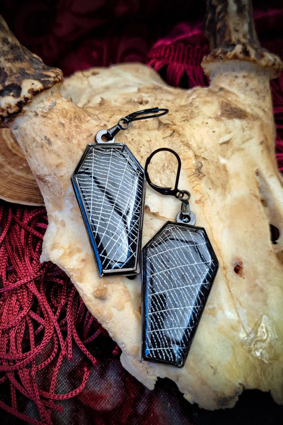 Real Spiderweb Coffin Earrings [Black] - Image 3