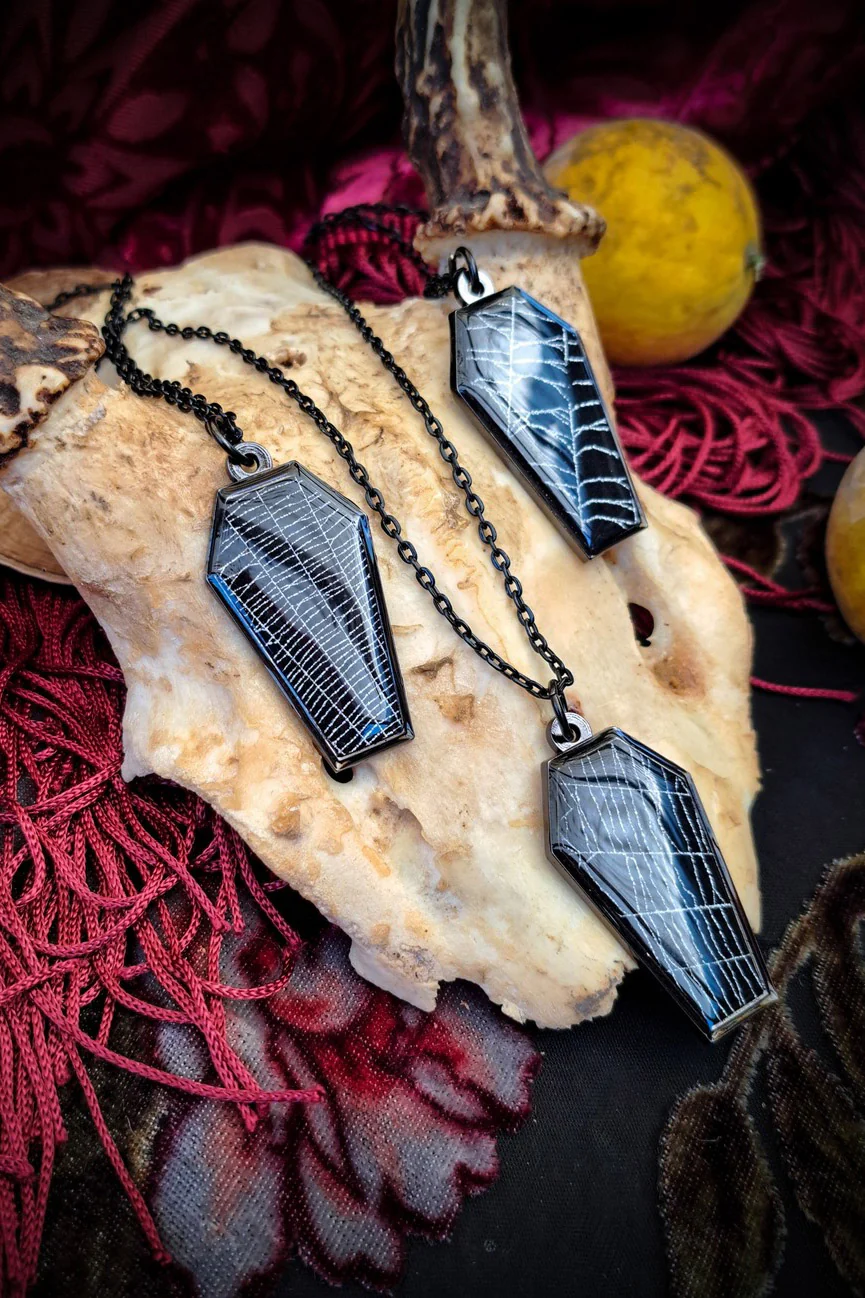 Real Spiderweb Coffin Necklace [Black]