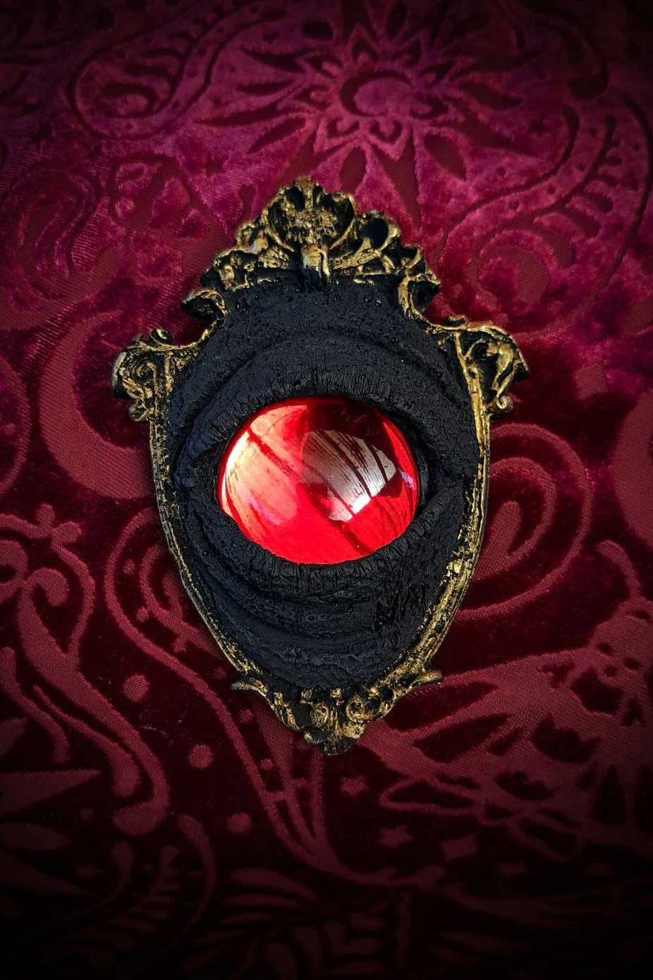 Red Scrying Eye Mini Wall Art with Gold Frame