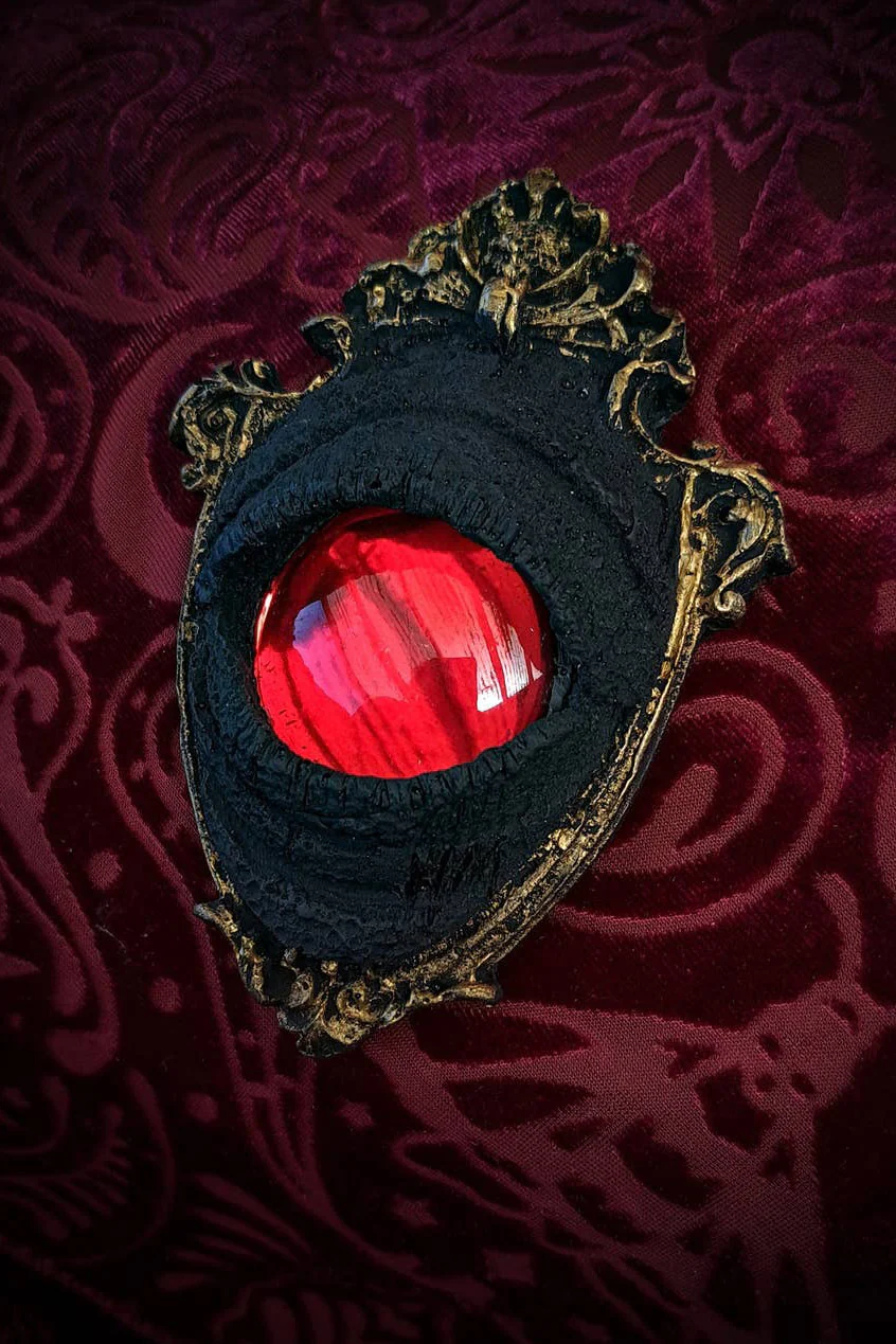 Red Scrying Eye Mini Wall Art with Gold Frame - Image 3
