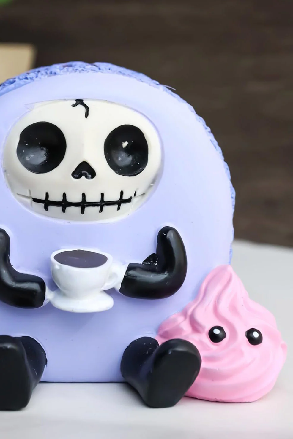 Ronny the Macaron Statue - Image 4