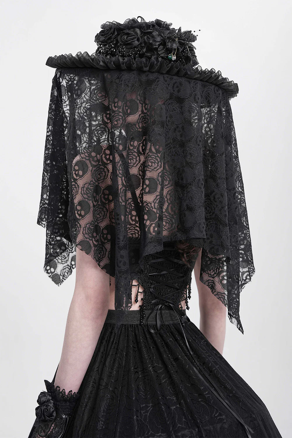 Rosegarden Funeral Veiled Hat - Image 4