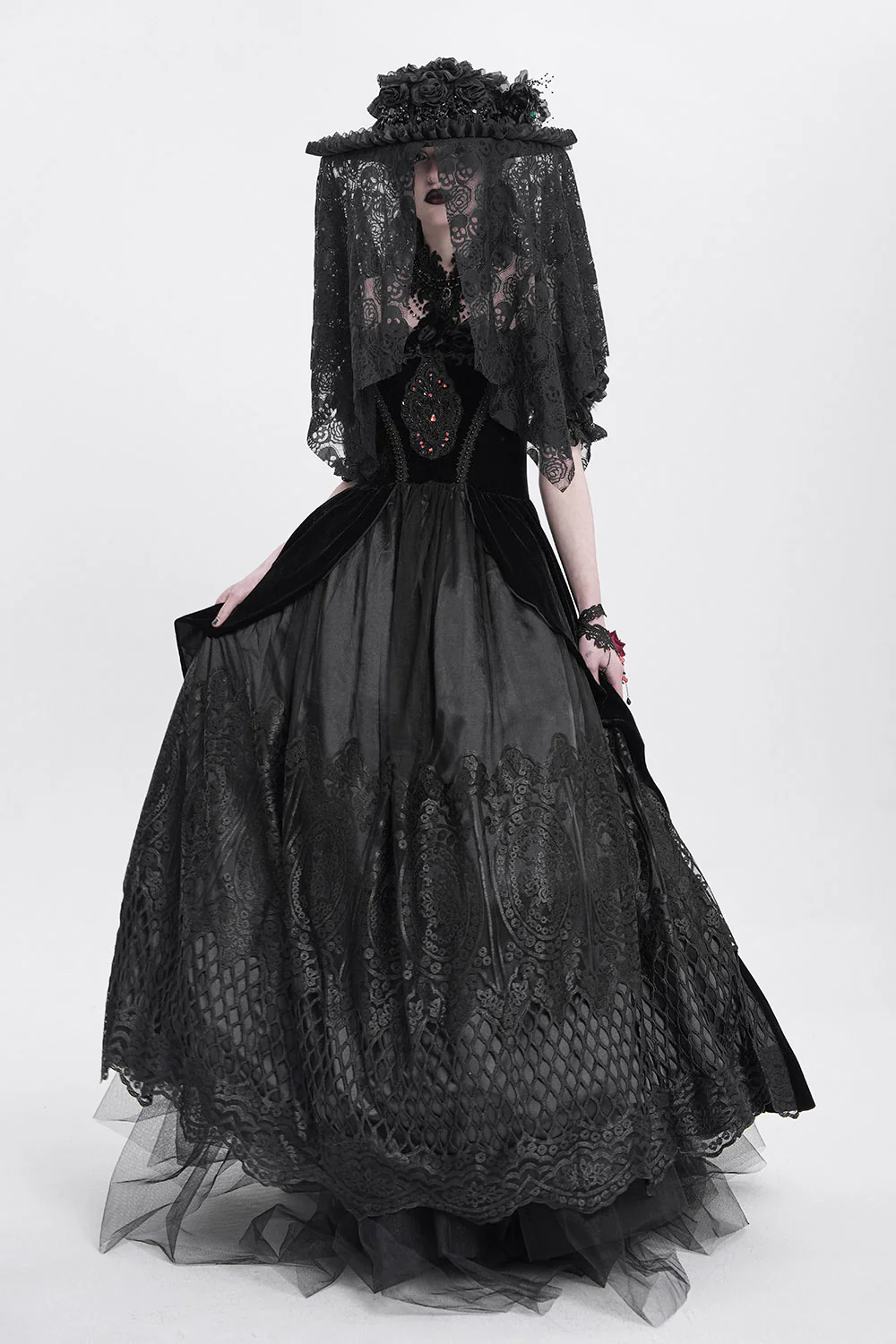 Rosegarden Funeral Veiled Hat - Image 7