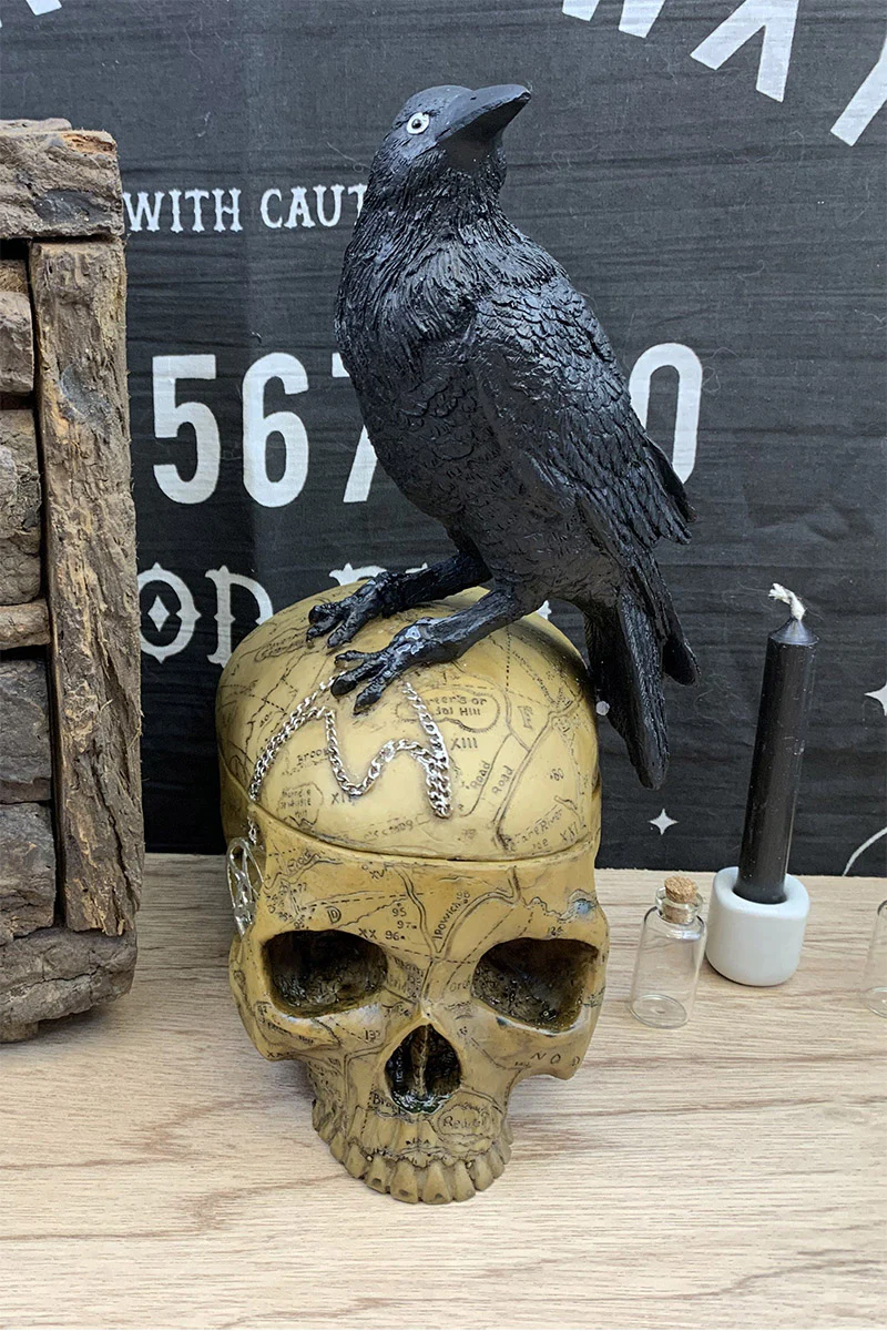 Salems Familiar Box - Image 2