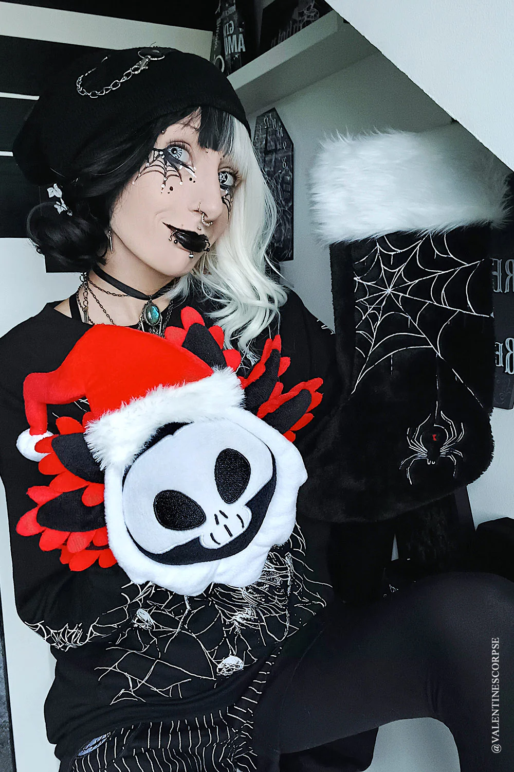 Santa Spooksalotl Plush Toy [Limited Holiday Edition] - Image 9