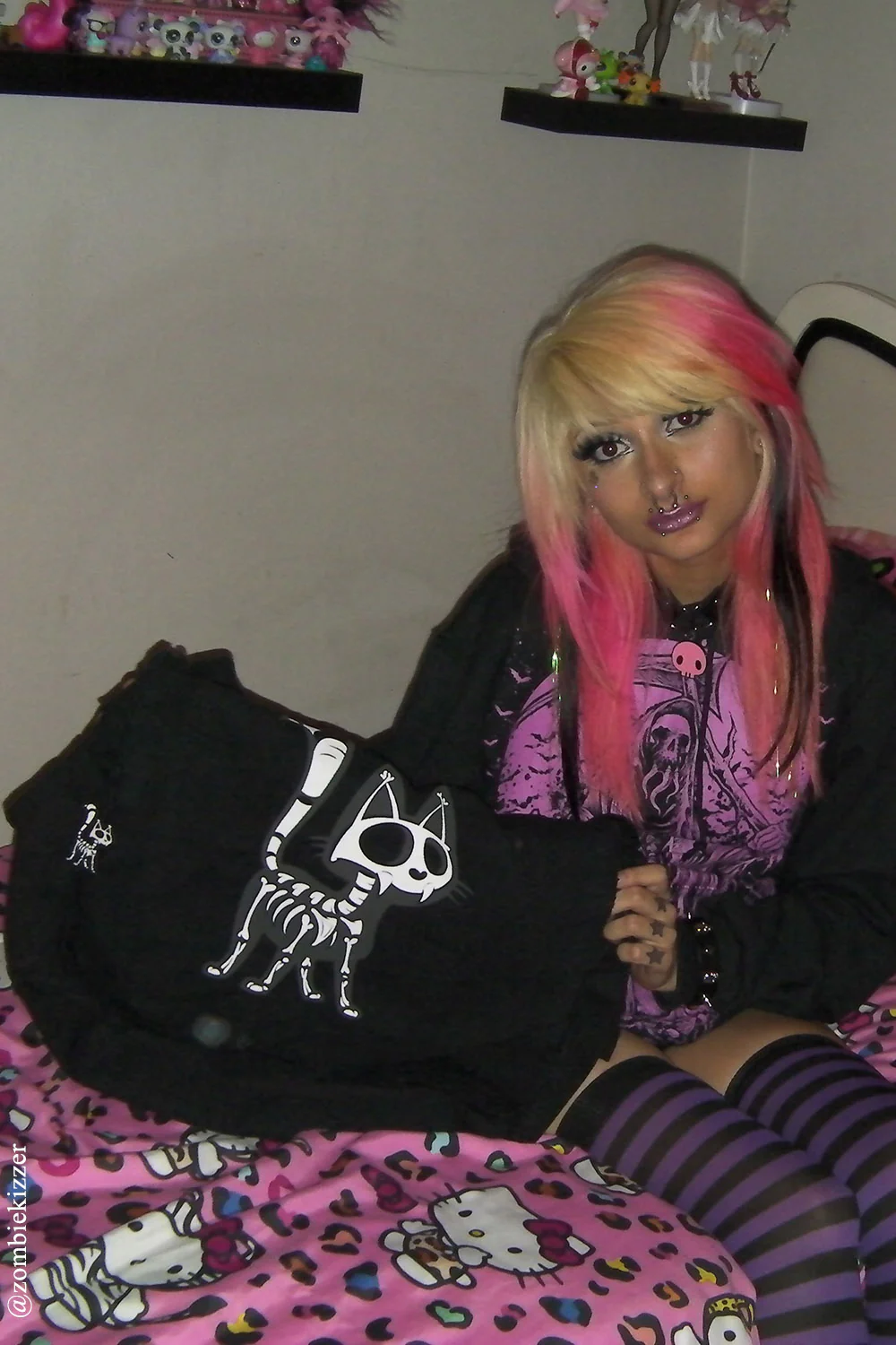 Skelekitty Keychain - Image 7