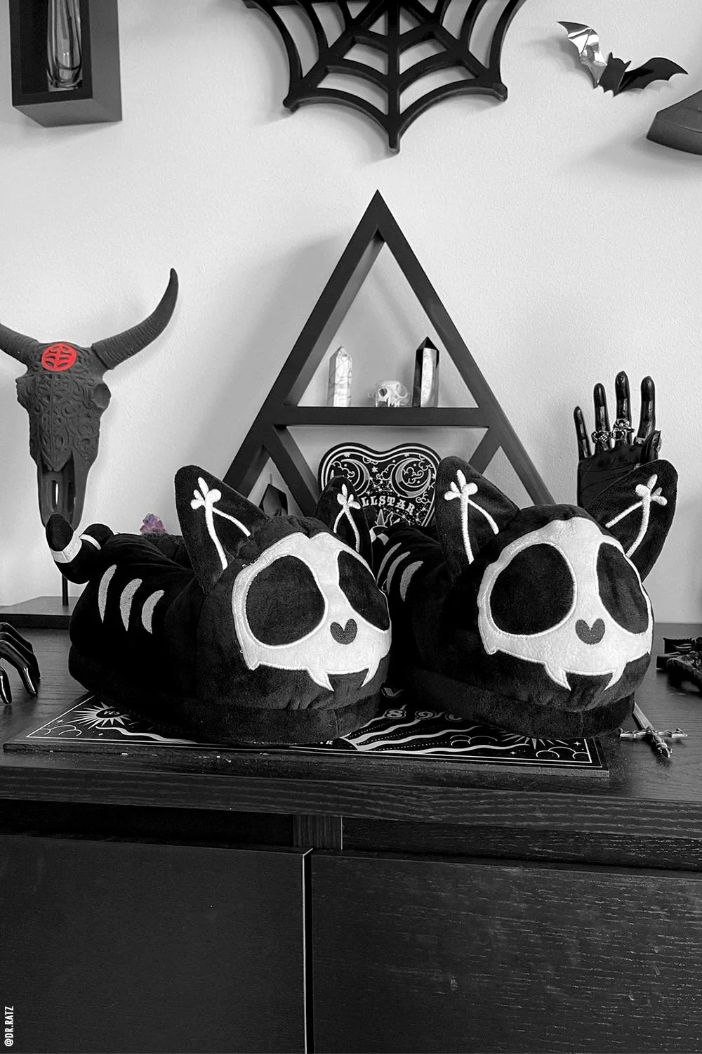 Skelekitty Slippers [DEFECTIVE/CLEARANCE] - Image 3