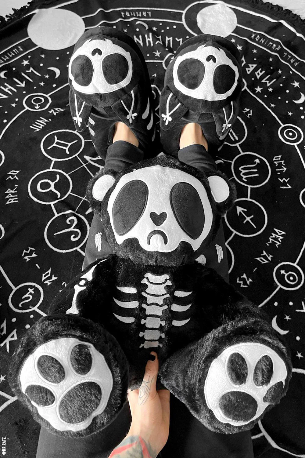 Skelekitty Slippers [DEFECTIVE/CLEARANCE] - Image 5