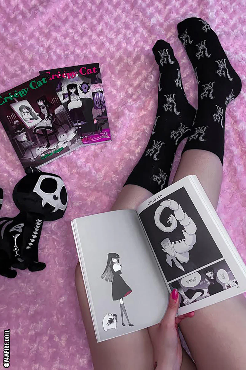 Skelekitty Socks - Image 4