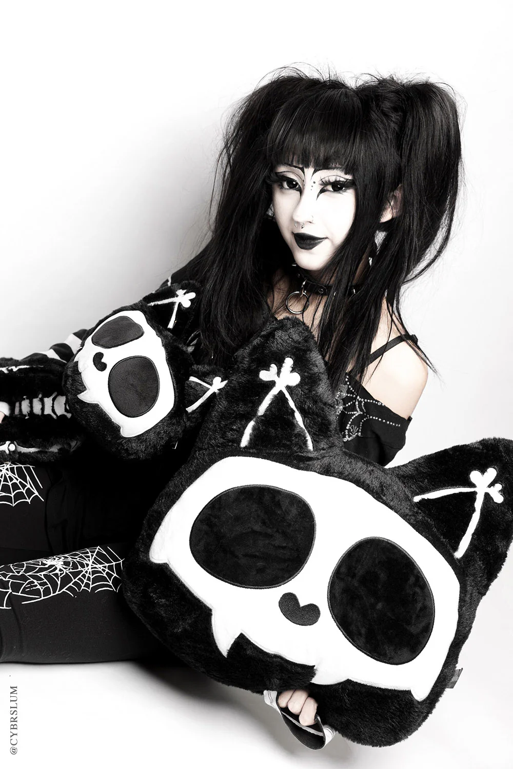 Skelekitty Throw Pillow - Image 7