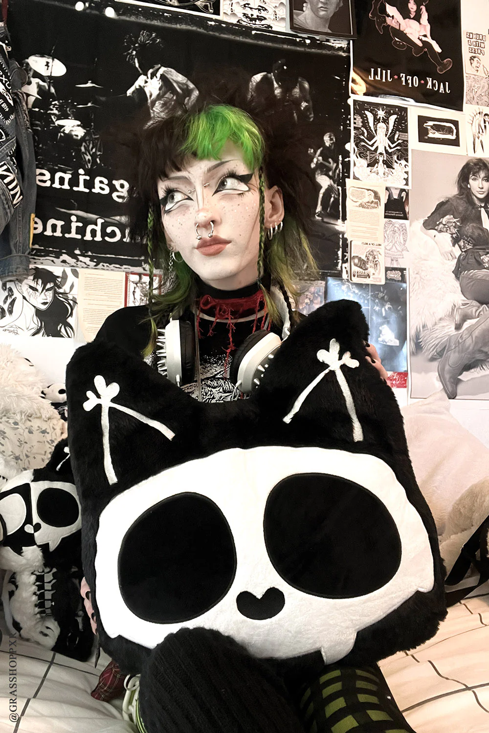 Skelekitty Throw Pillow - Image 8