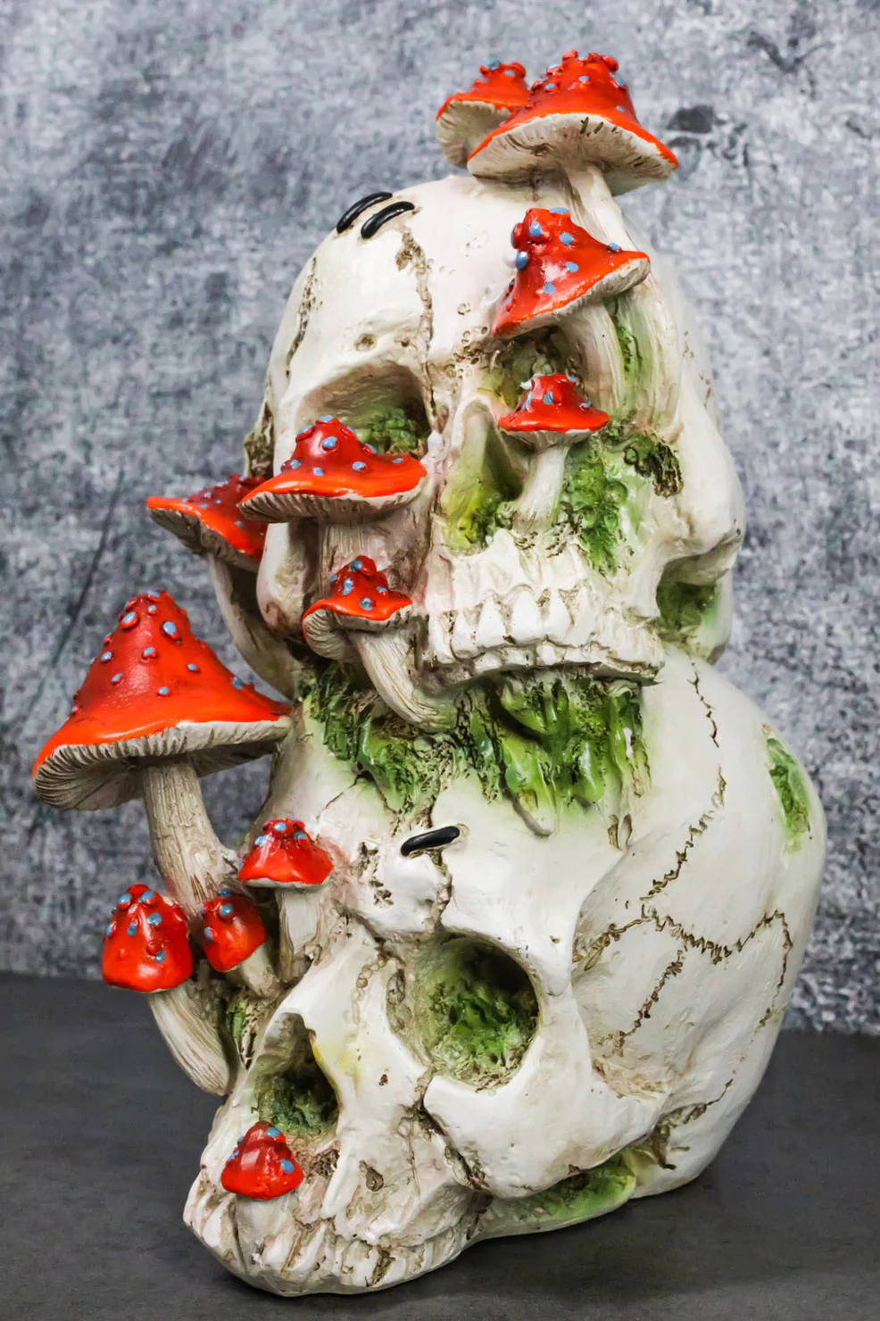 Skull With Mushrooms Statue