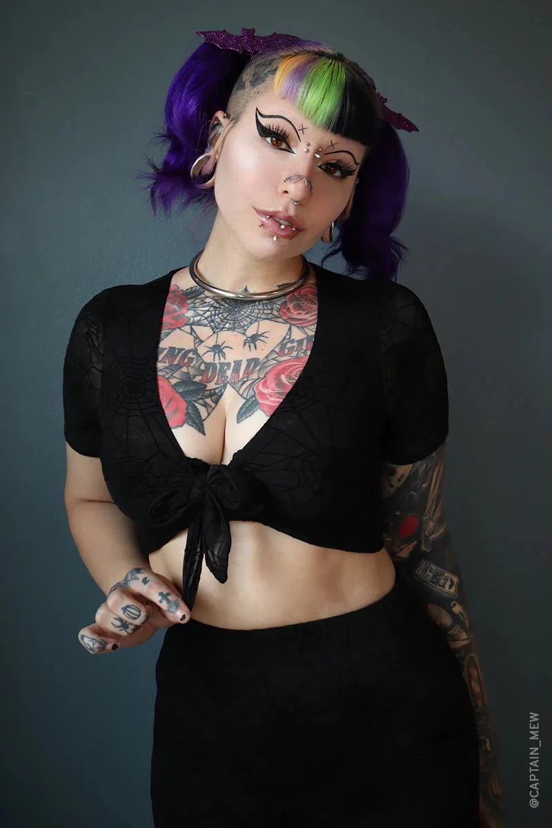 Spiderweb Mesh Front Tie Top - Image 4
