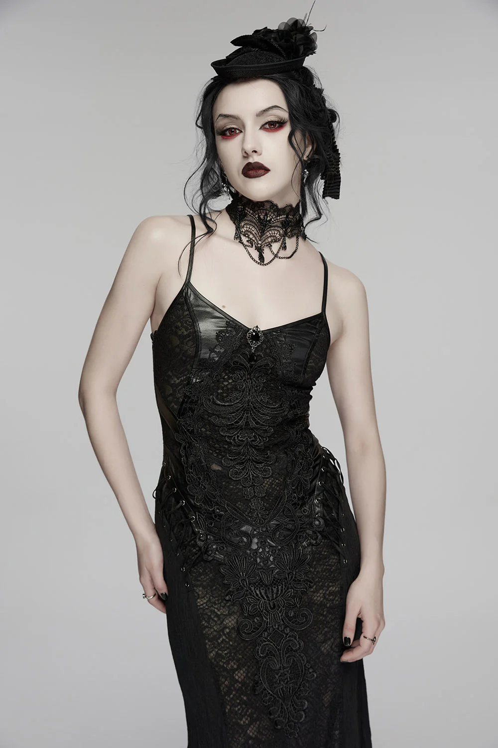 Spindle Spider Lace Choker - Image 4