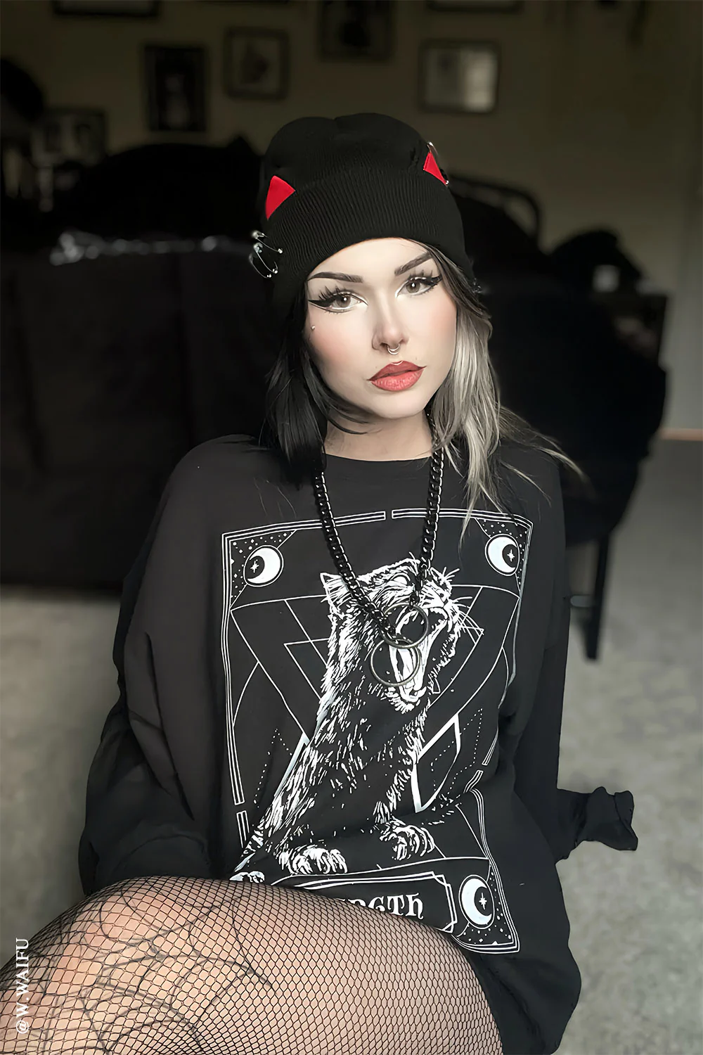 Strength Kitty Tarot Sweatshirt - Image 2