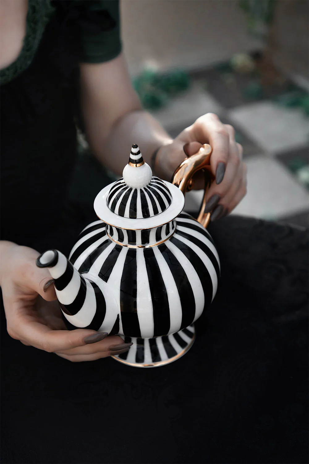 Teapot | Grim & Ghostly Teapot - Image 4