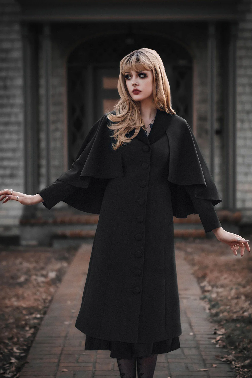 The Full Length Nevermore Caped Coat [BLACK] - Image 2
