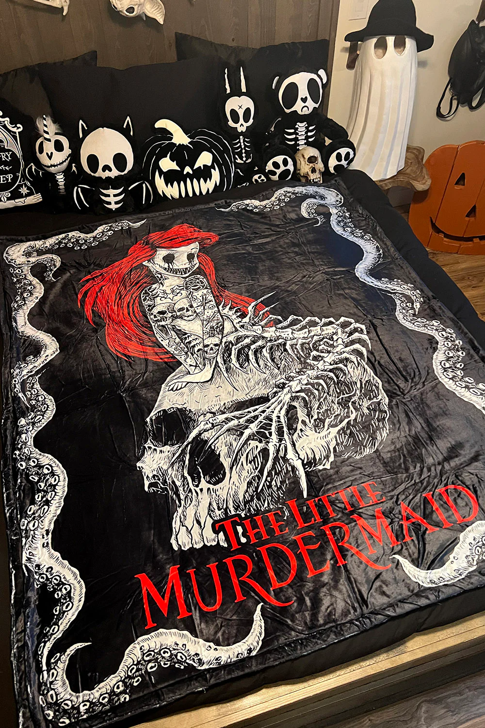 The Little Murdermaid Throw Blanket - Image 6