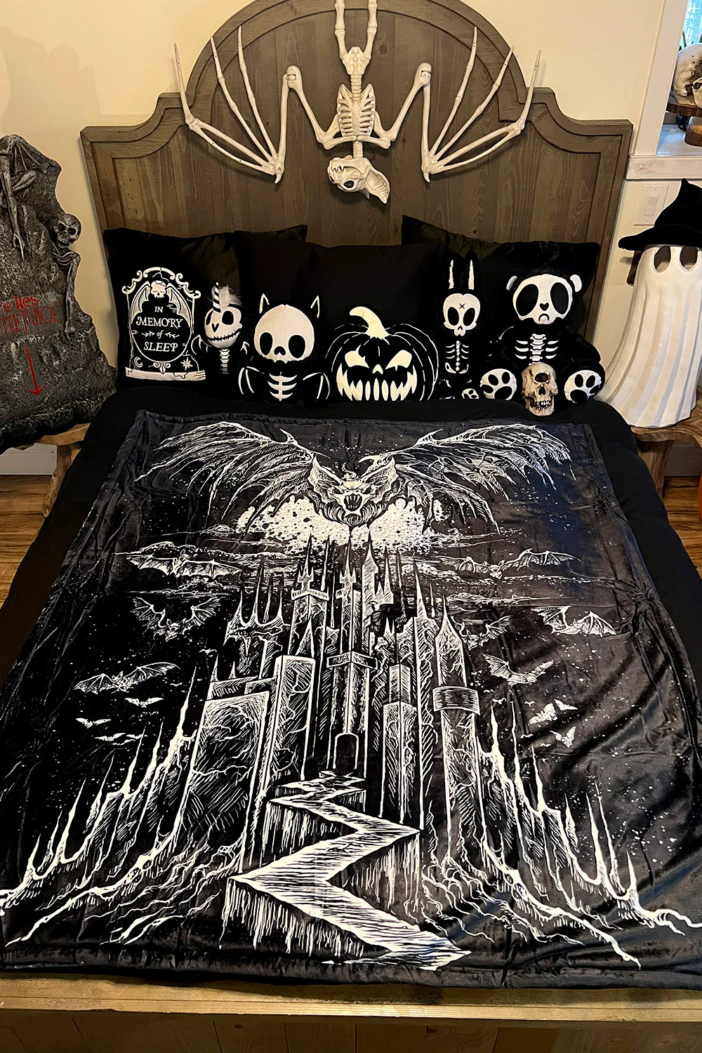 Vampire Castle Throw Blanket - Image 5