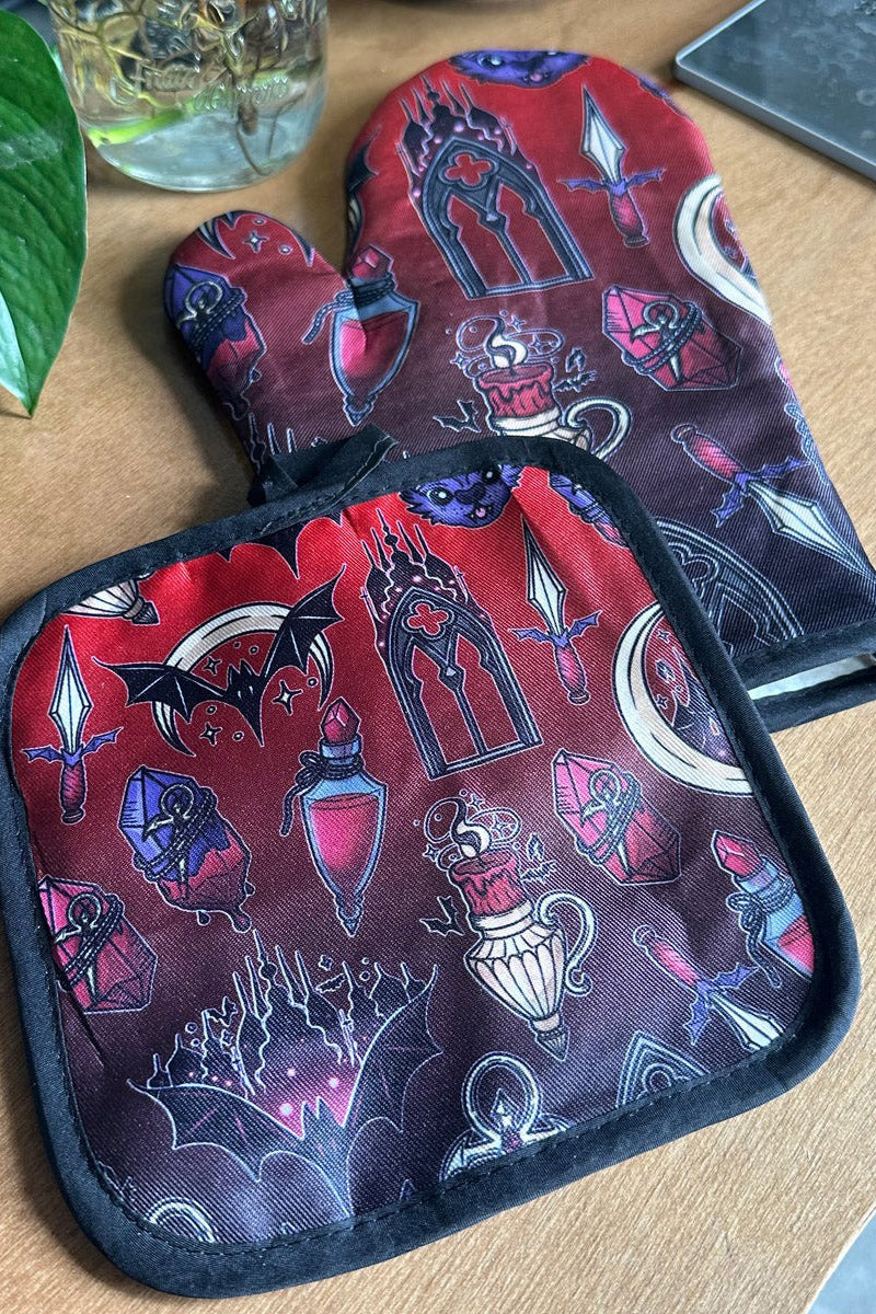 Vampire Slayer Oven Mitt Set - Image 2