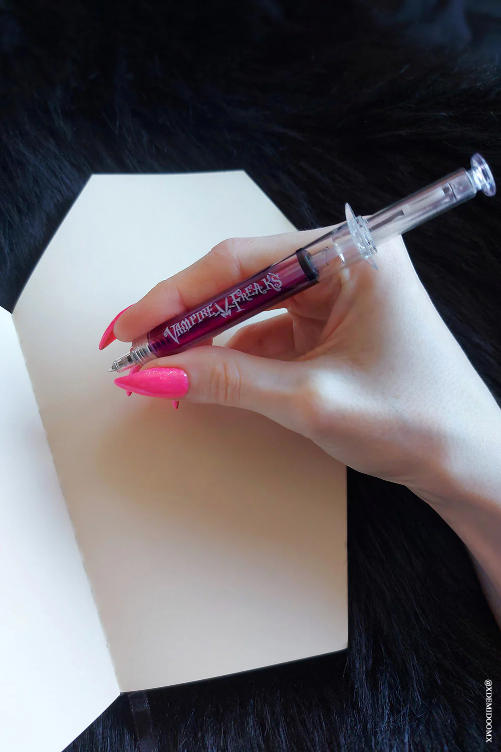 VampireFreaks Syringe Pens [4-Pack] - Image 2