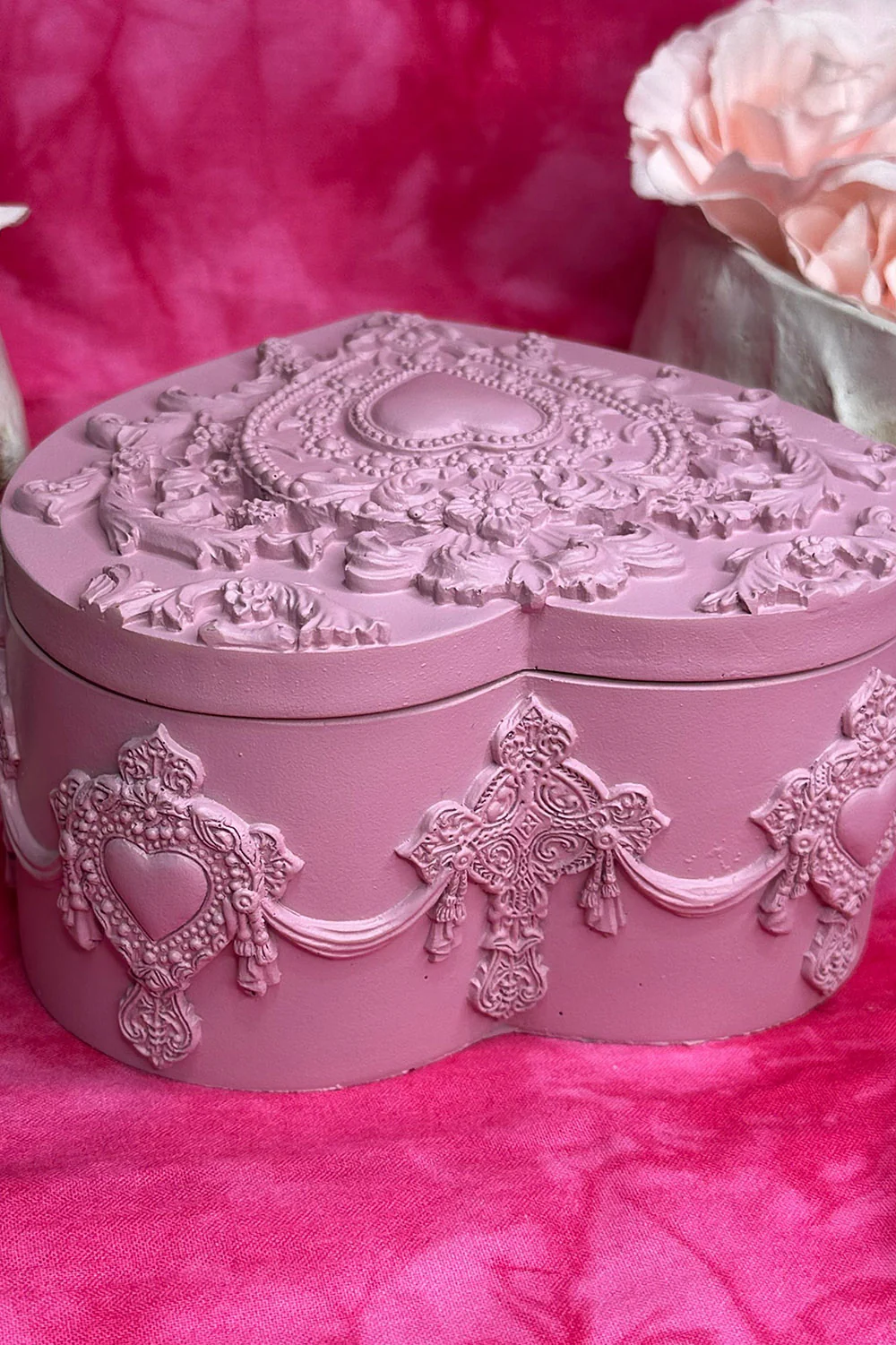 Vanity Rosa Rouge Heart Shaped Box - Image 5