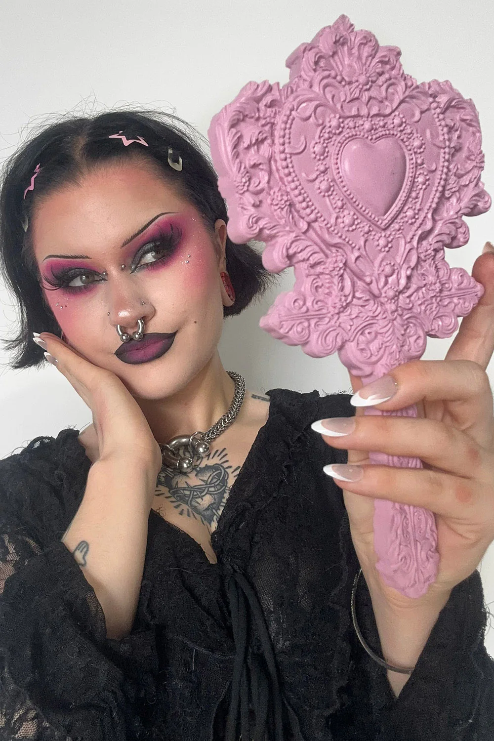 Vanity Rosa Rouge Heart Shaped Mirror - Image 3