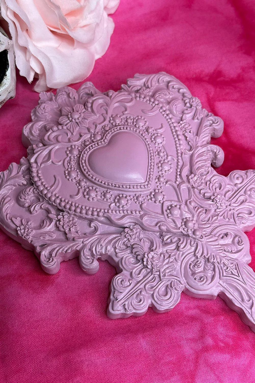 Vanity Rosa Rouge Heart Shaped Mirror - Image 5