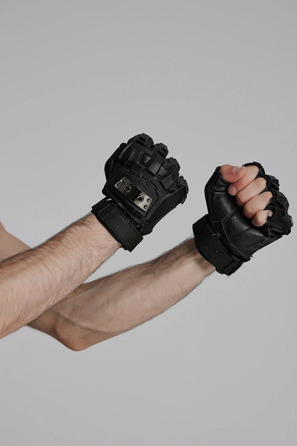 Wasteland Spiked Fingerless Gloves - Image 2