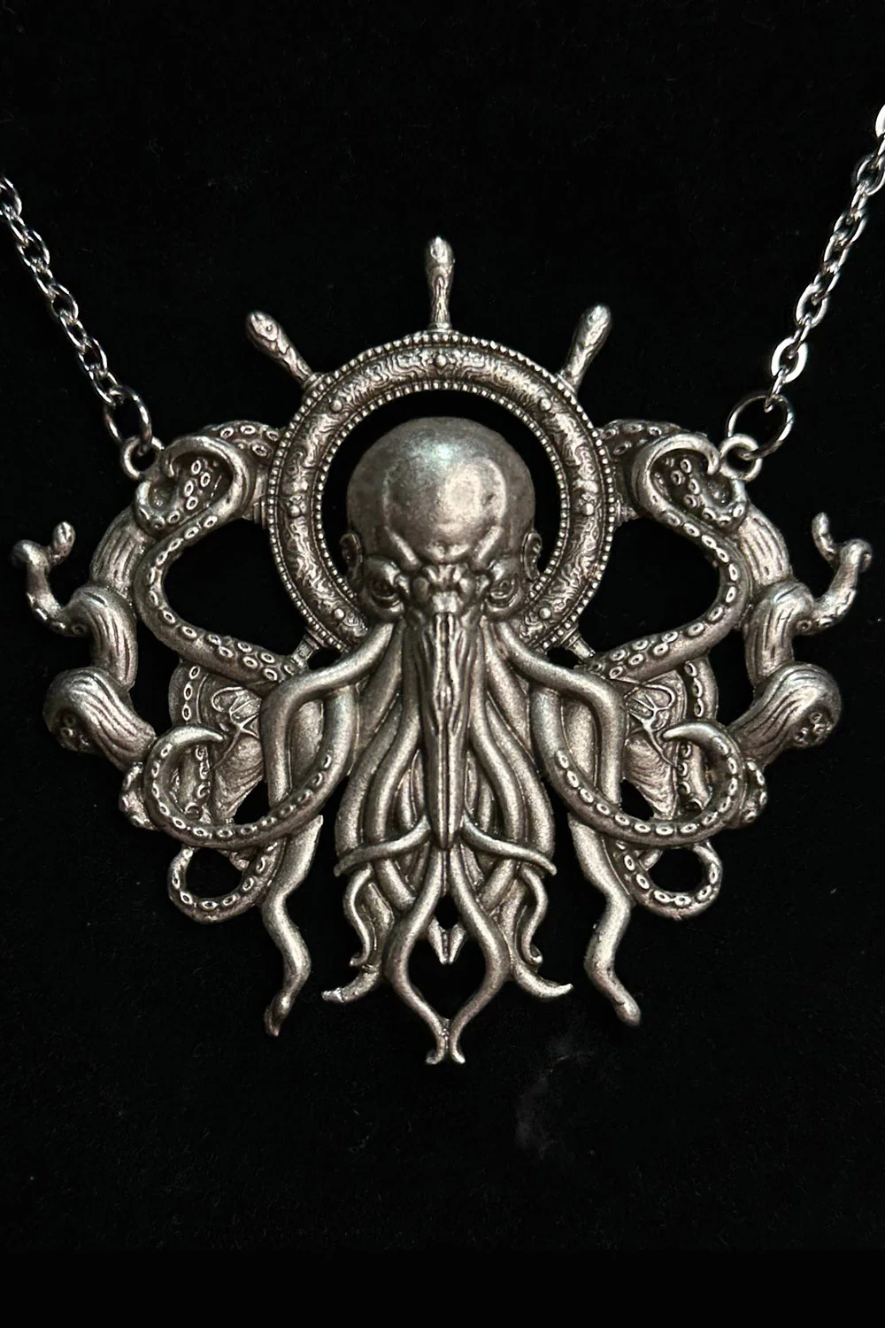 What's Kraken Necklace