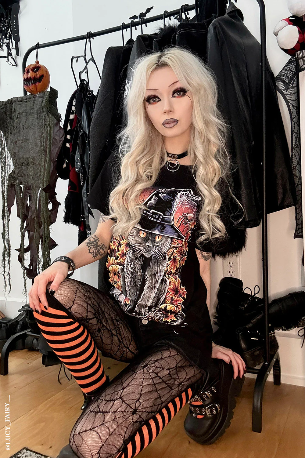 Witch's Familiar T-shirt - Image 10